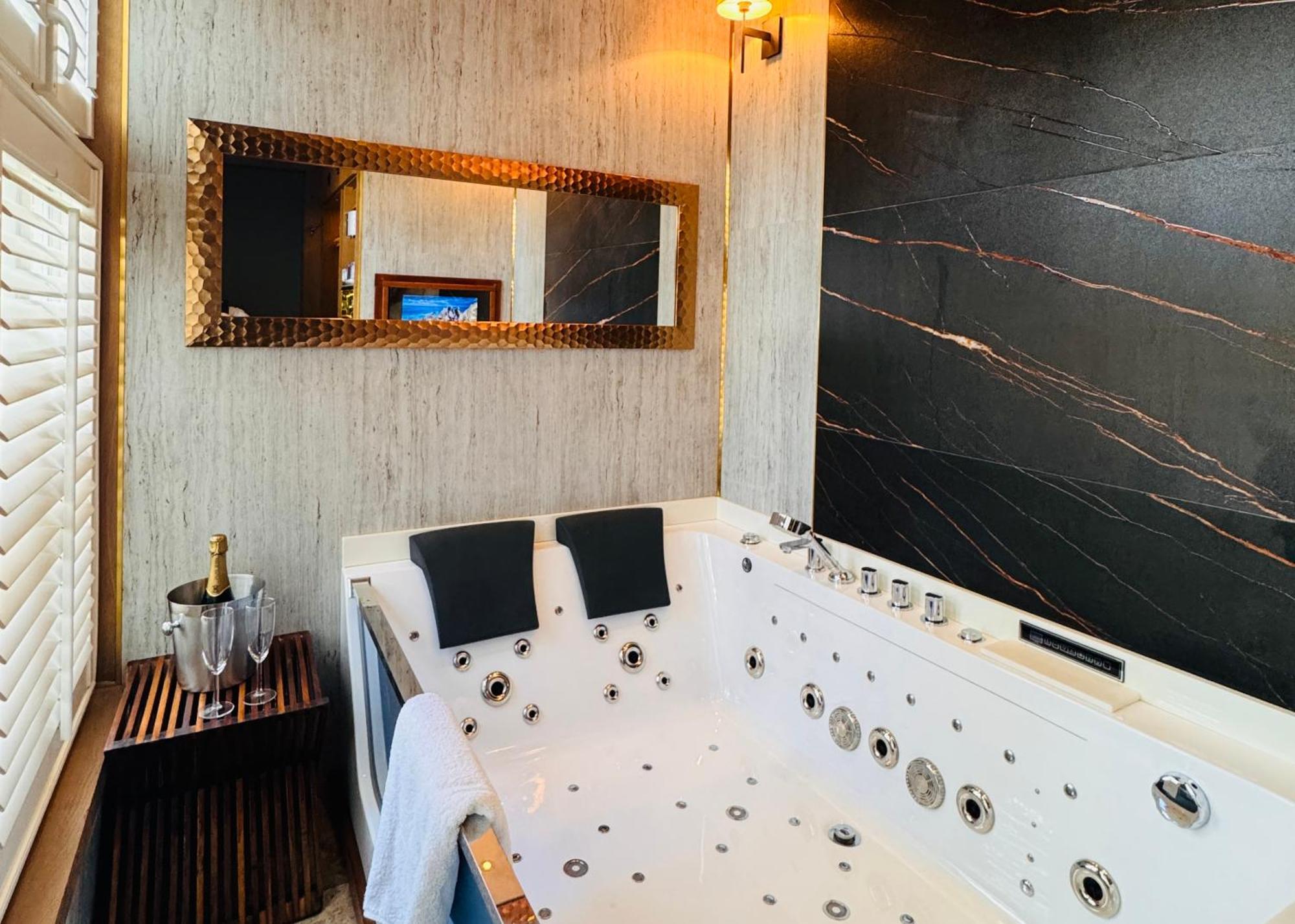 Mala Anglia Deluxe Rooms & Spa Sopot Bagian luar foto